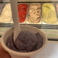 Ik nam lavendelijs, super lekker!  at Veganista Ice Cream V in Vienna