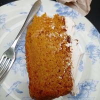 Pastel de zanahoria vegano at Blu Cafe in Santiago De Compostela