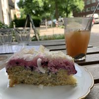 Zitronenkuchen at Cafe Brooks in Hamburg