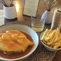   at O Porto dos Gatos in Porto