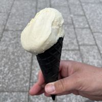 Coconut peach ice cream   at Claus Eismanufaktur & Deli in Stuttgart