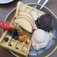 Vegan waffle with peanutcrunch and dark chocolate ice cream at Claus Eismanufaktur & Deli in Stuttgart