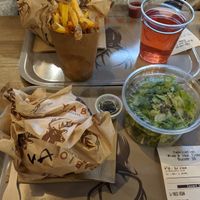 Vegan burger and petit salad at Yabio - Bellecour in Lyon