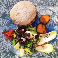 Hamburguesa at Kuki's in Viella