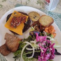 Plat combinat at Kuki's in Viella