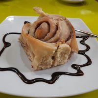 cinammon roll at Freedom Cakes Bakery in Madrid