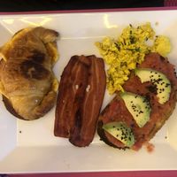 🤟🏾! at Freedom Cakes Bakery in Madrid