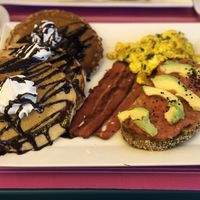 🤟🏾! at Freedom Cakes Bakery in Madrid