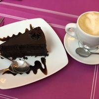 Chololate cake & Latte macchiato at Freedom Cakes Bakery in Madrid
