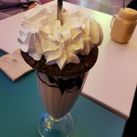 Chocolate milkshake and cookie and cream at Freedom Cakes Bakery in Madrid