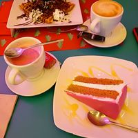 Pantera rosa cake and Oreo waffles  #Veganuary at Freedom Cakes Bakery in Madrid