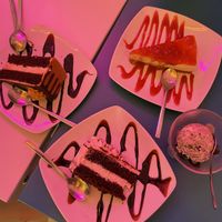 Peanut butter chocolate cake, cheesecake, red velvet cake, and Oreo ice cream  at Freedom Cakes Bakery in Madrid