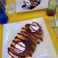 Tortitas con sirope at Freedom Cakes Bakery in Madrid