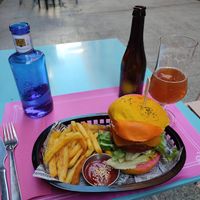 KFV Burger + Alhambra IPA Citra at Freedom Cakes Bakery in Madrid