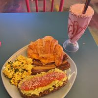 Batido fresca y brunch opción 2  at Freedom Cakes Bakery in Madrid