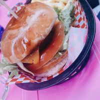 hamburguesa americana   at Freedom Cakes Bakery in Madrid