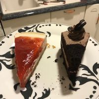 Cheese Cake and Oreo Cake at Freedom Cakes Bakery in Madrid