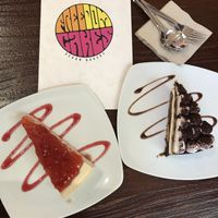 New York style cheesecake and tiramisu cake at Freedom Cakes Bakery in Madrid