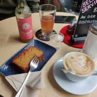 Veganer saftiger Rüblikuchen at POP Der Kaffeeladen in Meersburg