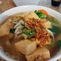 Rice noodle rau chay with fried scallions at Rice & Noodles Restaurant in Lancaster