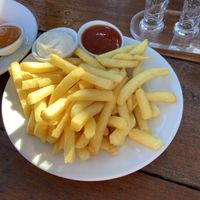 Hot chips with vegan aioli  at Smiling Samoyed Brewery in Myponga