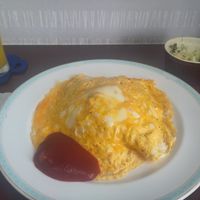 Rice under egg and small salad at Cafe Douce in Hakone