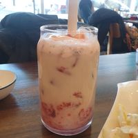 Strawberry latte - 8.5/10 at Soiroum in Seoul