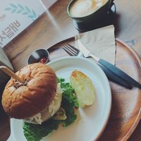 cheese burger at Soiroum in Seoul