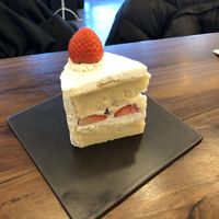 Strawberry coconut cake at Soiroum in Seoul