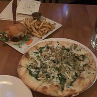Vegan mushroom pizza & “love the pub” burger at Deschutes Brewery & Public House in Bend