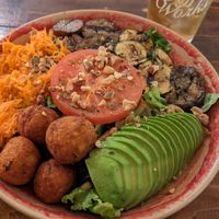  at Vongo & Anchor in Chatan