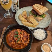 Chili sin carne and vegan burger with roasted potatoes at The Settlement Center Restaurant in Borgarnes