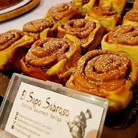 On some Saturday's you can find vegan cinnamon rolls with El Sapo Sabroso.  at Mercado Organico in La Paz