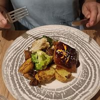 Main: marble "ribs" with baked potatoes and grilled vegetables at Gaudi&Naan in Ljubljana