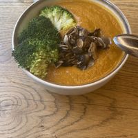 Red pot with Brokkoli and mushrooms  at Daily Pot in Bergen