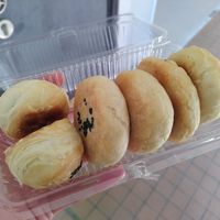 Tau Sar paih at Almond Bakery 杏仁烘培坊 in West Singapore
