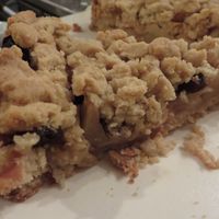 Apple streusel cake (vegan) at Moccachili in Saarbrucken