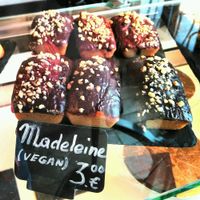 vegan pastries sometimes at Lomi in Paris