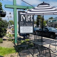 Storefront  at The Met Coffee House and Art Gallery in North Conway