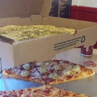 Top: vegan bread sticks (garlic, basil, olive oil, amazing!)
Bottom: vegan ricotta (tofu-based) and violife vegan parmesan pizza (amazing crust!) at Trail Rider in Cedar Crest