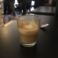 Flat White für €3,50 at Kaffeerösterei in Sylt