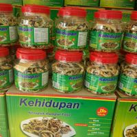 Kerupuk rumput laut at Satu Dunia Satu Cinta - Jalan A1 in Jakarta