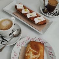 Tostada con queso fresco, napolitana jamón y queso at Vegan Bombon in Alicante