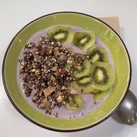 Yoghurt with granola and kiwi  at Vegan Bombon in Alicante