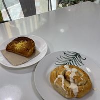 Empanada and cinnamon roll  at Vegan Bombon in Alicante