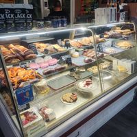 Cakes and pastries at Vegan Bombon in Alicante