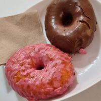 Doughnuts (chocolate and strawberry) at Vegan Bombon in Alicante