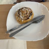 Original cinnamon roll   at Vegan Bombon in Alicante