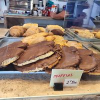 Palm leaves and croissants at Vegan Bombon in Alicante