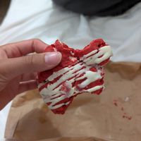 Red velvet cookie at Vegan Bombon in Alicante